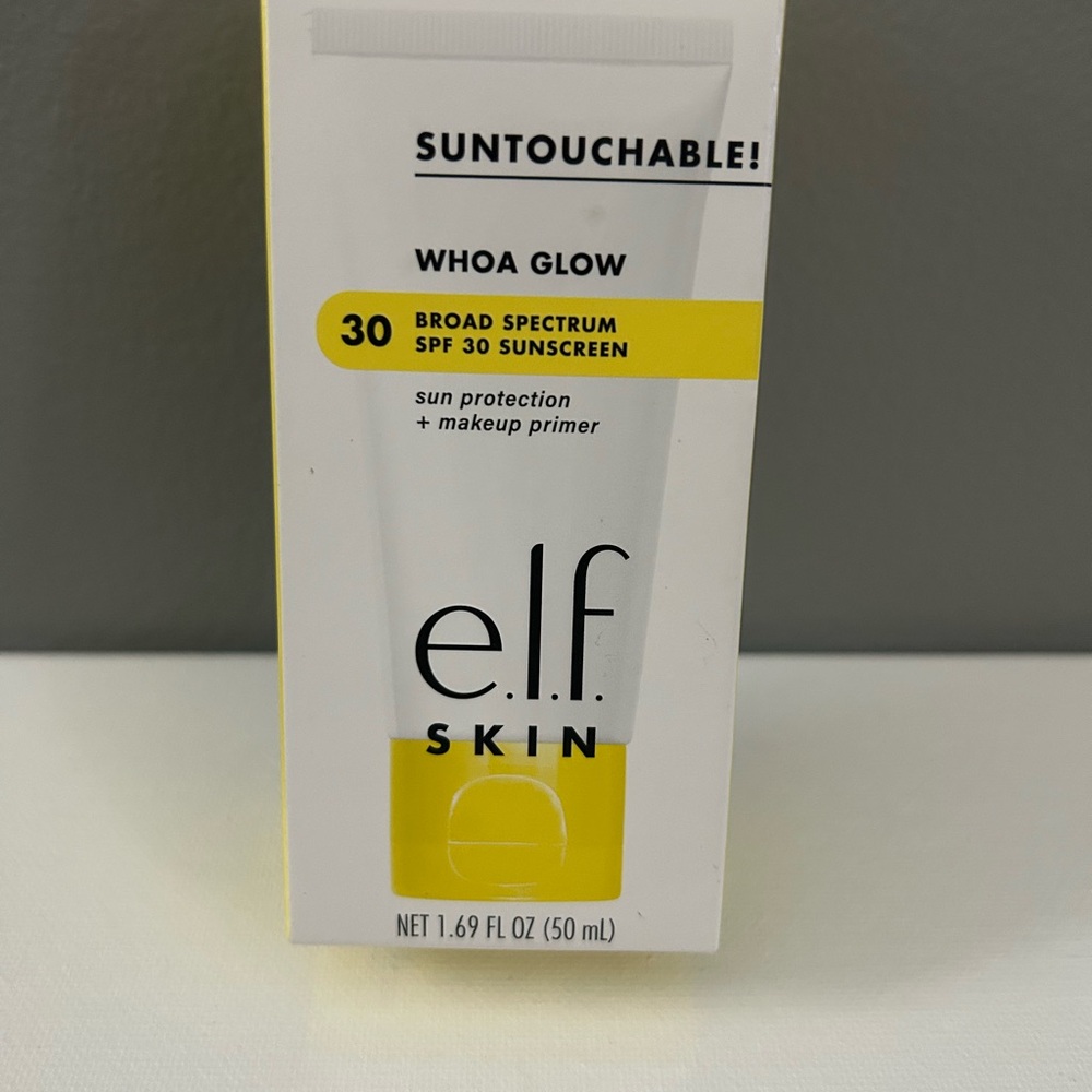 NWT e.l.f. Skin Suntouchable! Whoa Glow SPF 30 Sunscreen 🟣